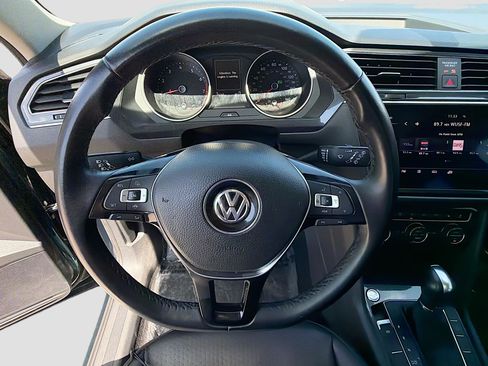 Used 2019 Volkswagen Tiguan SE w/ Panoramic Sunroof Package FWD image 38