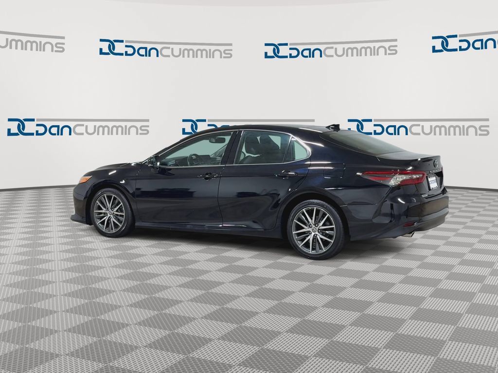 Used 2023 Toyota Camry XLE FWD image 7