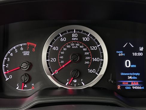 Used 2020 Toyota Corolla SE FWD image 18