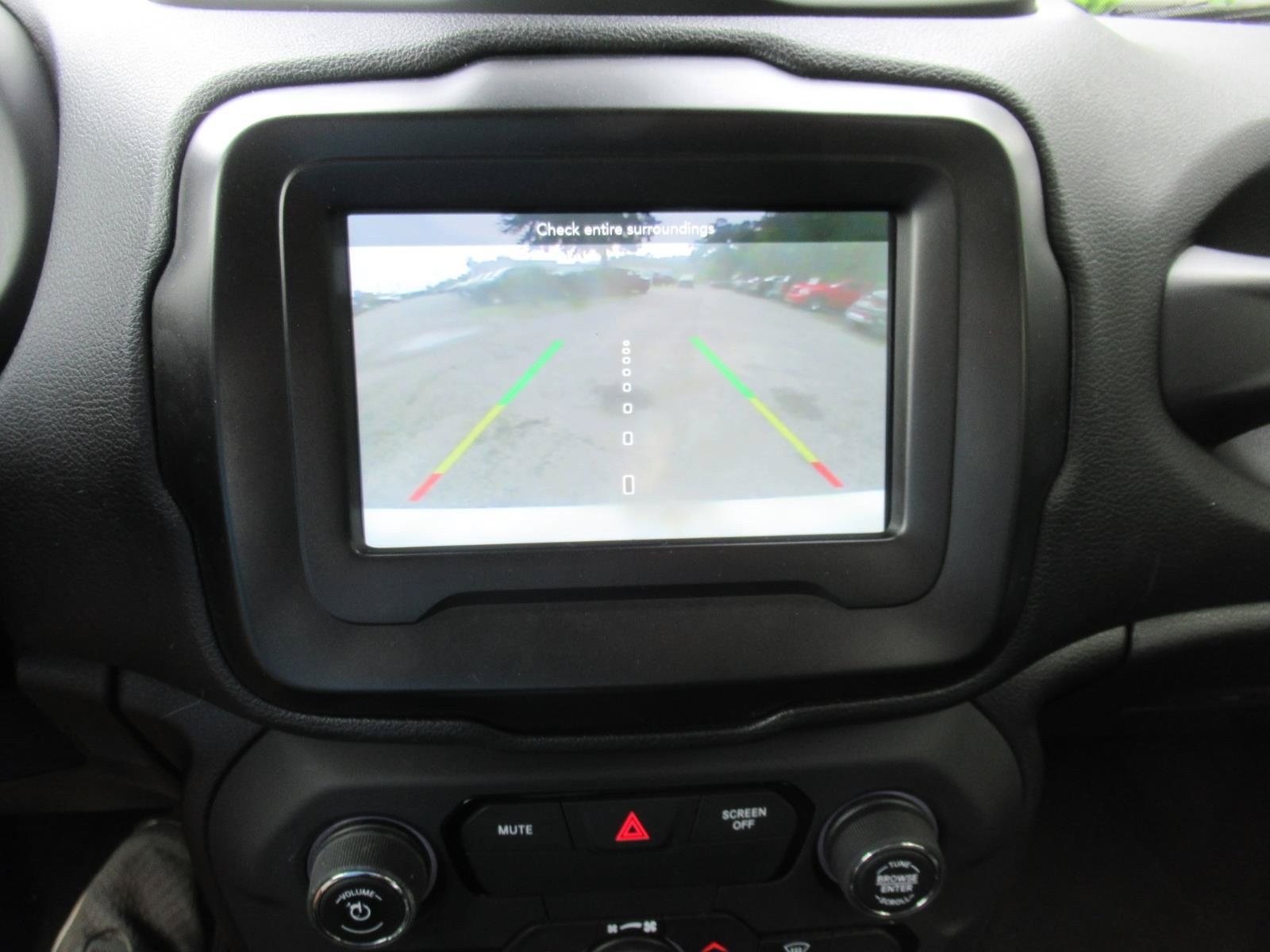 Used 2019 Jeep Renegade Latitude FWD image 28