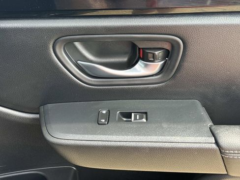 Used 2025 Honda Pilot EX-L image 15