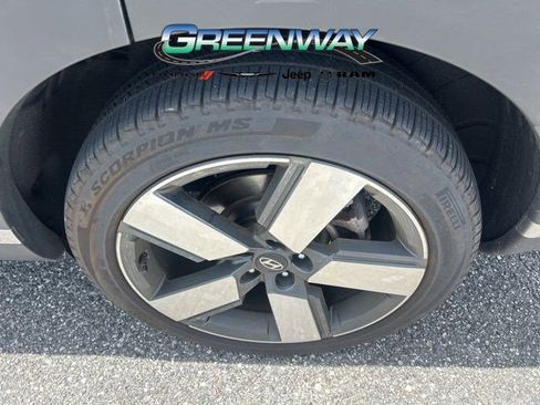 Used 2024 Hyundai Santa Fe Limited image 4