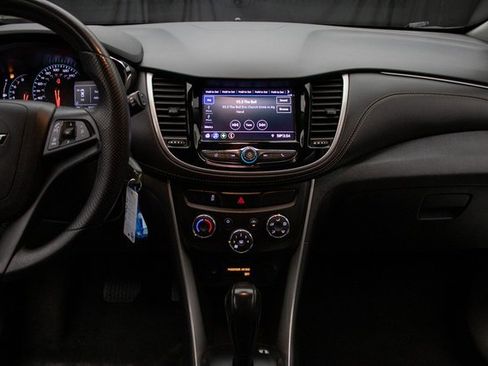 Used 2021 Chevrolet Trax LS image 23
