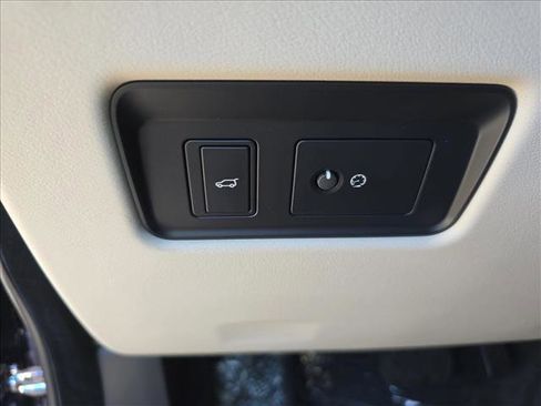 New 2026 Jaguar F-PACE R-Dynamic S image 23