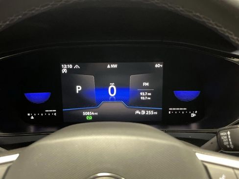 Used 2022 Volkswagen Taos SE w/ IQ.Drive SE Package image 16