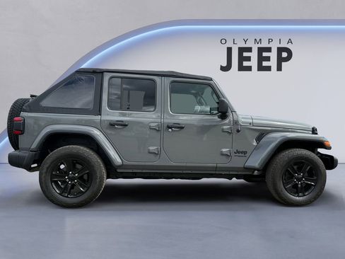 Used 2021 Jeep Wrangler Unlimited Sahara image 6