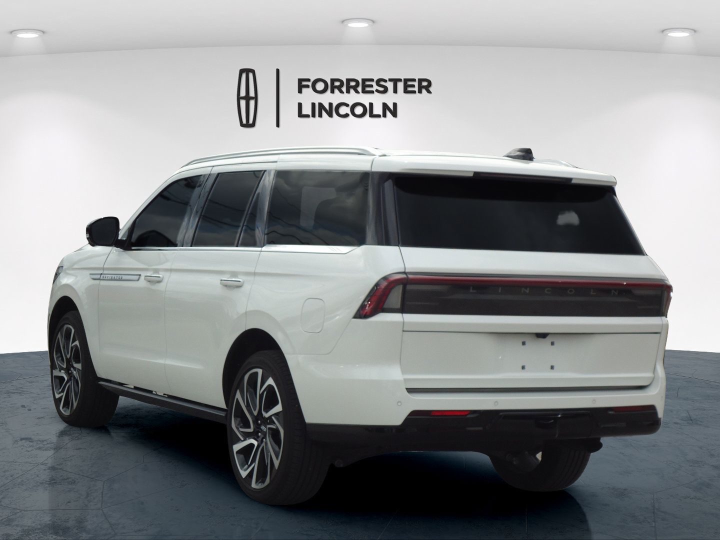 Used 2026 Lincoln Navigator Reserve AWD/4WD image 5