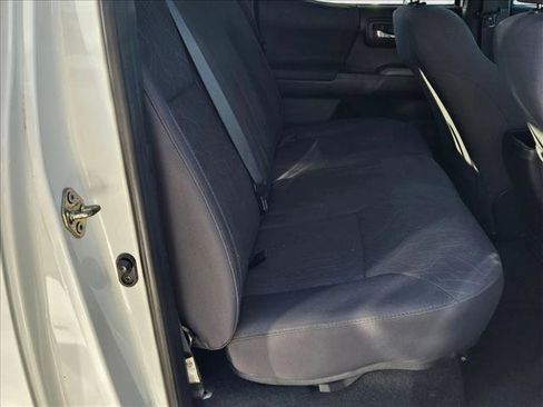 Used 2017 Toyota Tacoma TRD Sport image 15