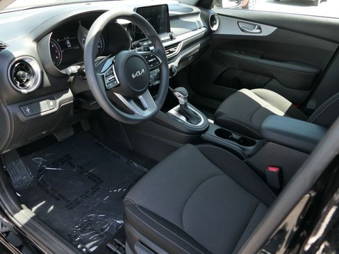 Used 2023 Kia Forte LXS FWD image 11