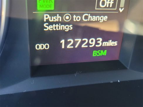 Used 2017 Toyota Highlander XLE image 28