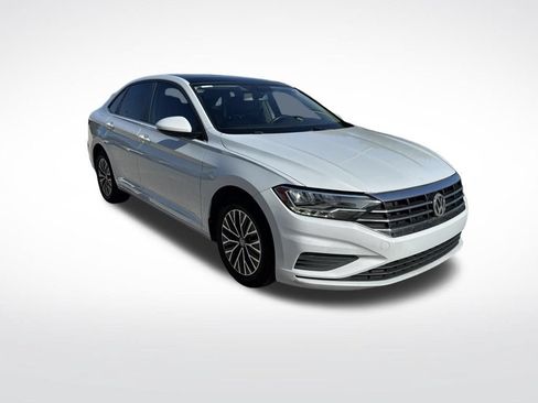 Used 2019 Volkswagen Jetta SE FWD image 2