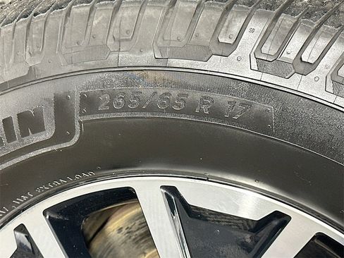 Used 2023 Toyota Tacoma TRD Sport image 32