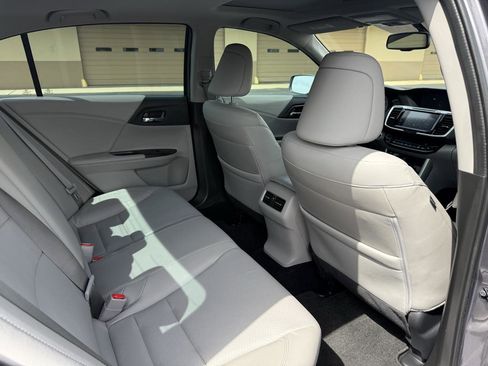 Used 2017 Honda Accord EX-L image 22