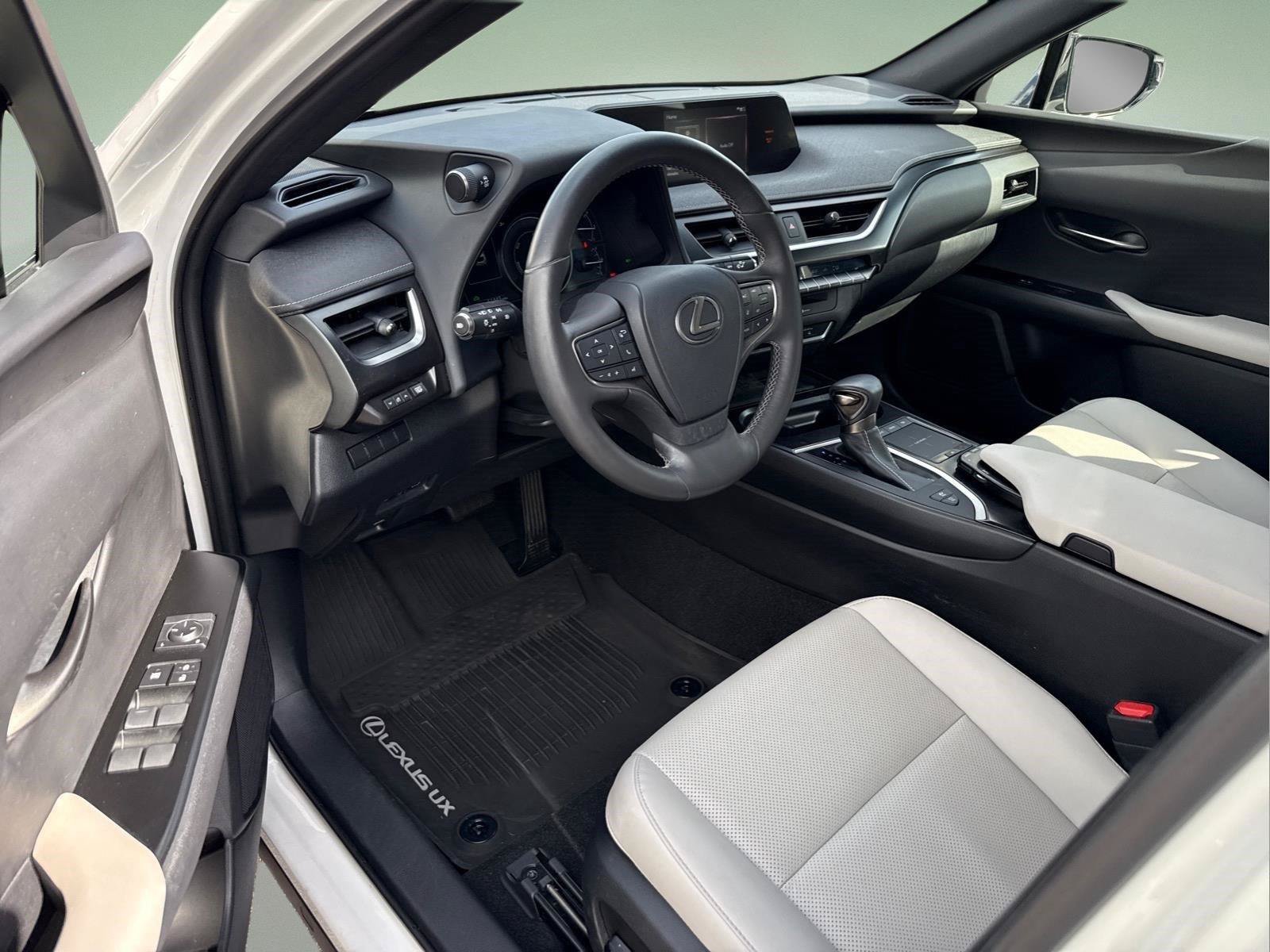 Used 2020 Lexus UX 250h w/ Premium Package AWD/4WD image 9