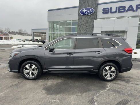 Used 2023 Subaru Ascent Premium w/ Convenience Package image 9