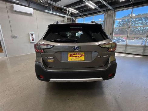 Used 2024 Subaru Outback Limited w/ Popular Package #2 image 4