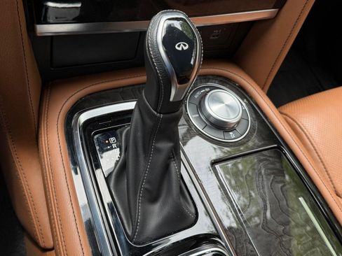 Used 2024 INFINITI QX80 Sensory AWD/4WD image 17