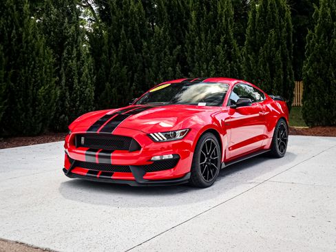 Used 2019 Ford Mustang Shelby GT350 w/ Technology Package RWD image 5