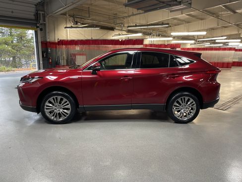 Certified 2021 Toyota Venza Limited w/ Advanced Technology Package image 7