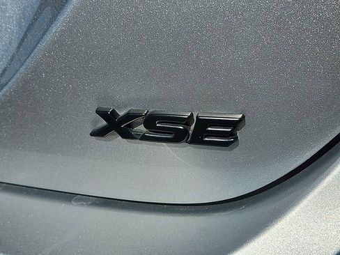 Used 2019 Toyota Camry XSE image 9