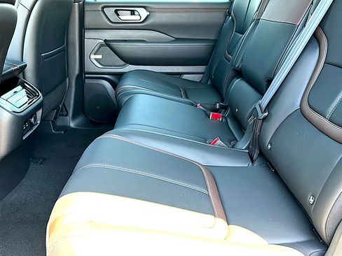 New 2026 Nissan Armada SL AWD/4WD image 15