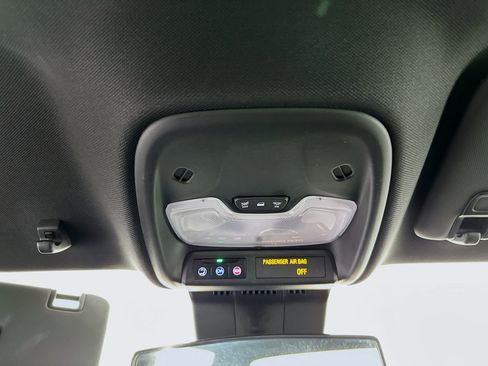 Used 2024 Chevrolet Colorado W/T image 18