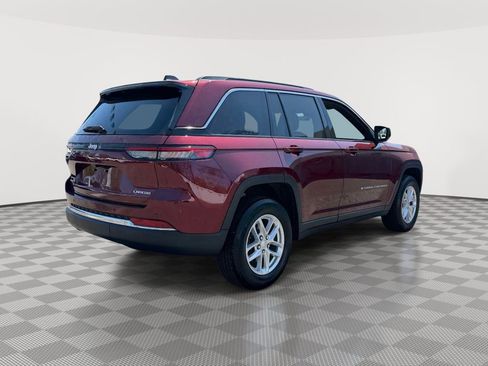 Used 2025 Jeep Grand Cherokee Laredo X w/ Luxury Tech Group I AWD/4WD image 10