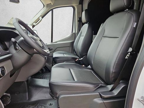 New 2026 Ford Transit 250 148 Medium Roof w/ Load Area Protection Package RWD image 4