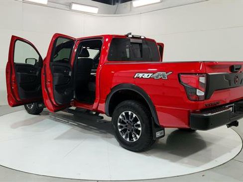 Used 2024 Nissan Titan PRO-4X w/ Off Road Protection Package image 10