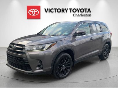 Used 2019 Toyota Highlander SE
