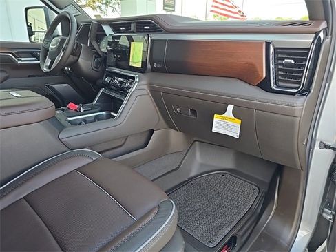 New 2025 GMC Sierra 2500 Denali w/ Max Trailering Package image 11