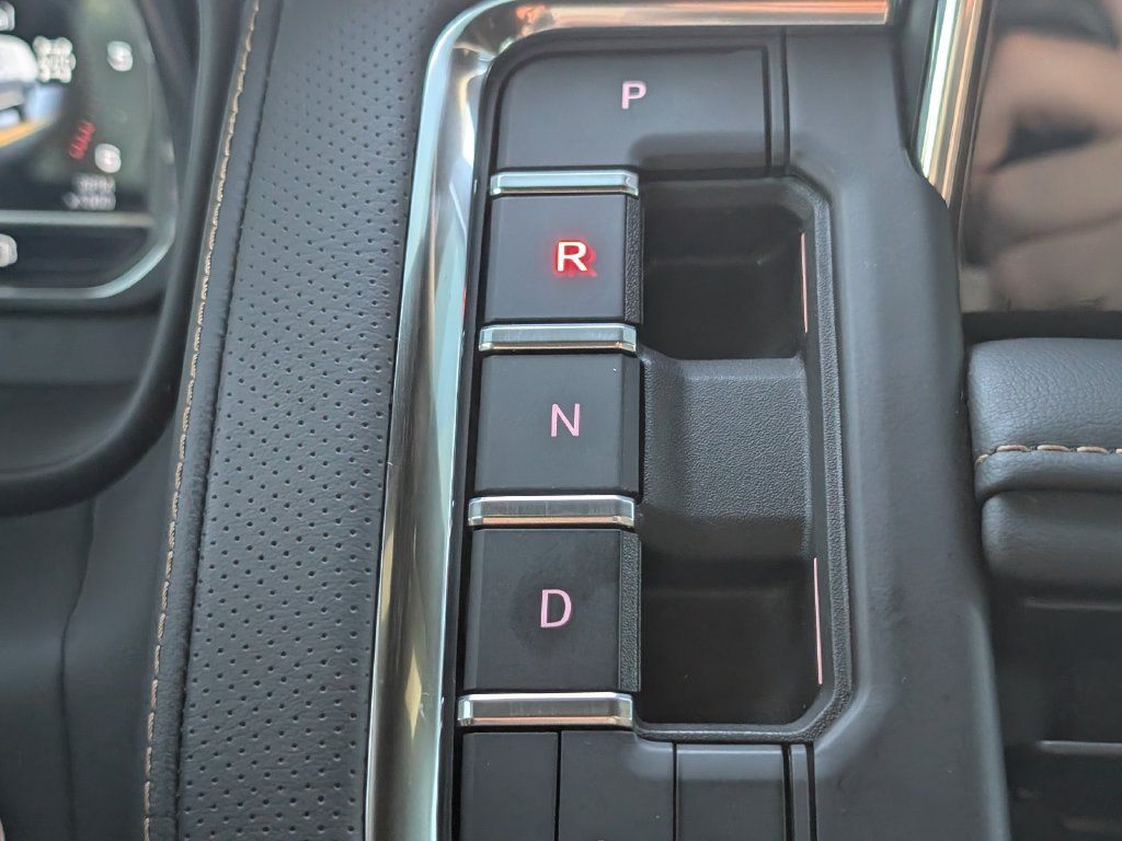 Used 2024 GMC Yukon XL AT4 AWD/4WD image 30