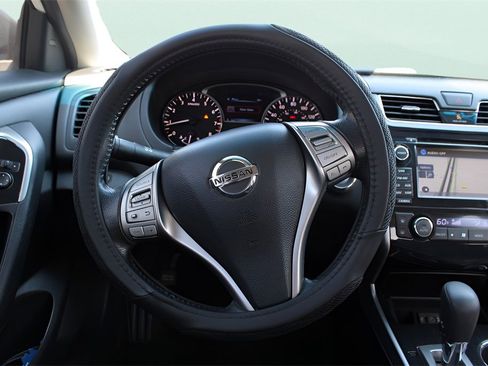 Used 2014 Nissan Altima 2.5 SV w/ Convenience Package image 16