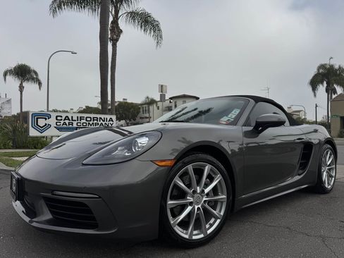 Used 2019 Porsche 718 Boxster image 2