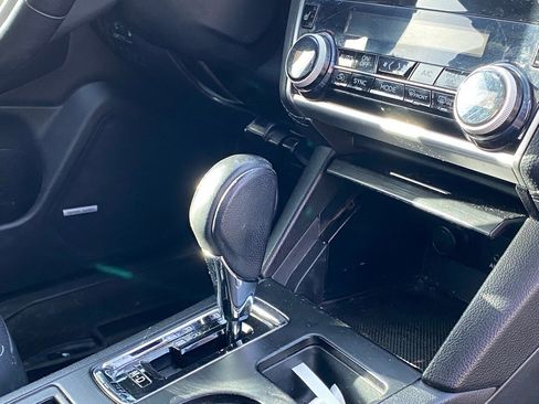 Used 2018 Subaru Outback 2.5i Limited image 7