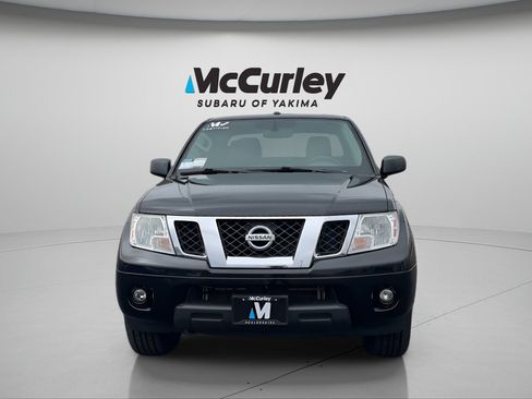 Used 2018 Nissan Frontier SV w/ Value Truck Package AWD/4WD image 9