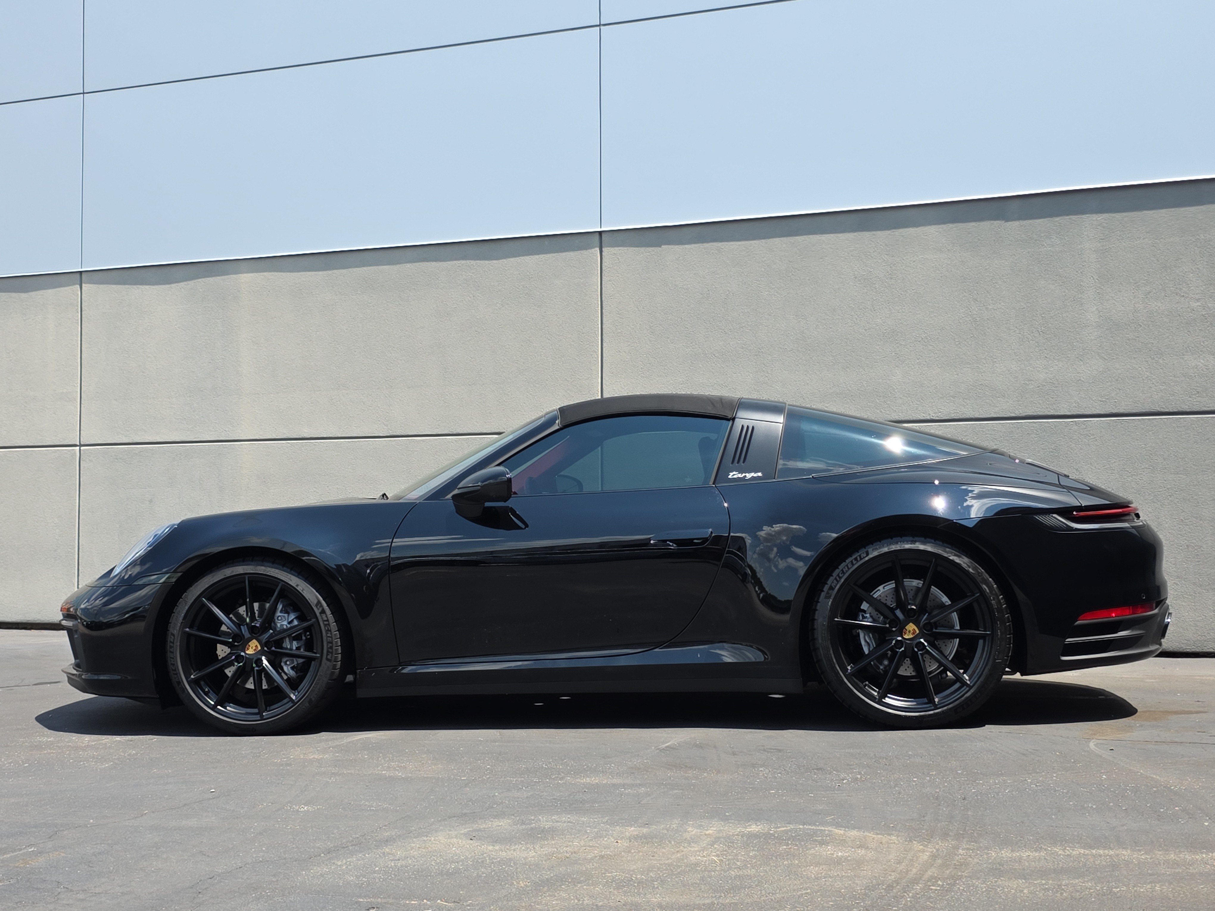 Used 2024 Porsche 911 Targa 4 AWD/4WD image 2