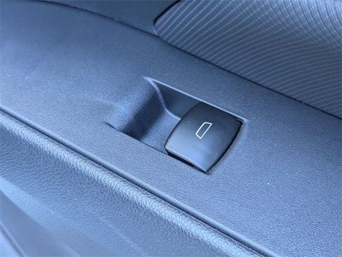 New 2026 Chevrolet Equinox EV LT image 35