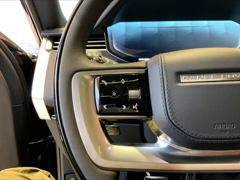 New 2025 Land Rover Range Rover SE image 16