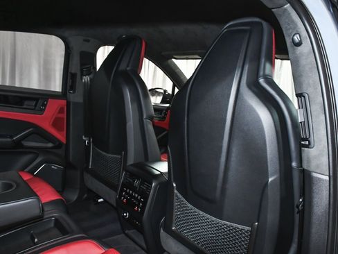 Used 2024 Porsche Cayenne Turbo GT image 58