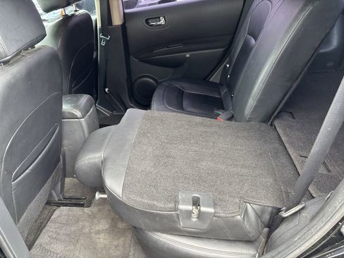 Used 2011 Nissan Rogue S image 25