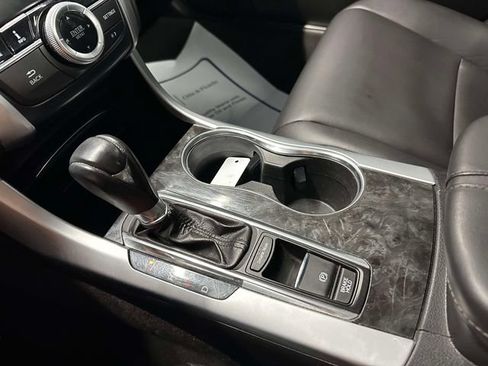 Used 2018 Acura TLX FWD image 27