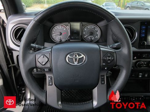 Certified 2018 Toyota Tacoma TRD Off-Road image 12