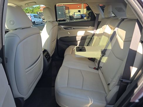 Used 2018 Cadillac XT5 Luxury w/ Driver Awareness Package FWD image 4