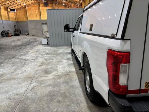 Used 2017 Ford F250 XL w/ Power Equipment Group image 9