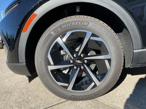 New 2026 Chevrolet Equinox EV LT image 27