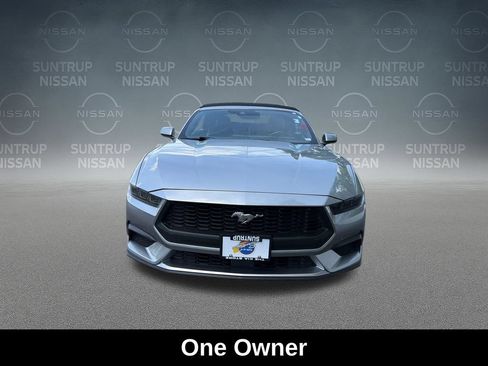 Used 2025 Ford Mustang Premium RWD image 10