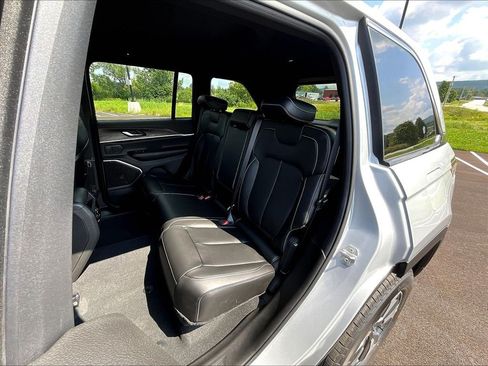Used 2024 Jeep Grand Cherokee Limited 4xe AWD/4WD image 15