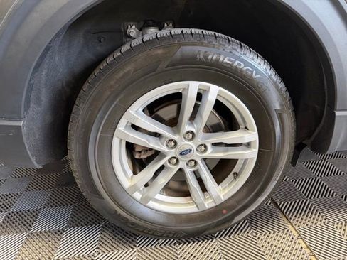 Used 2023 Ford Explorer XLT w/ Equipment Group 202A image 38