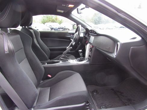 Certified 2017 Toyota 86 image 12